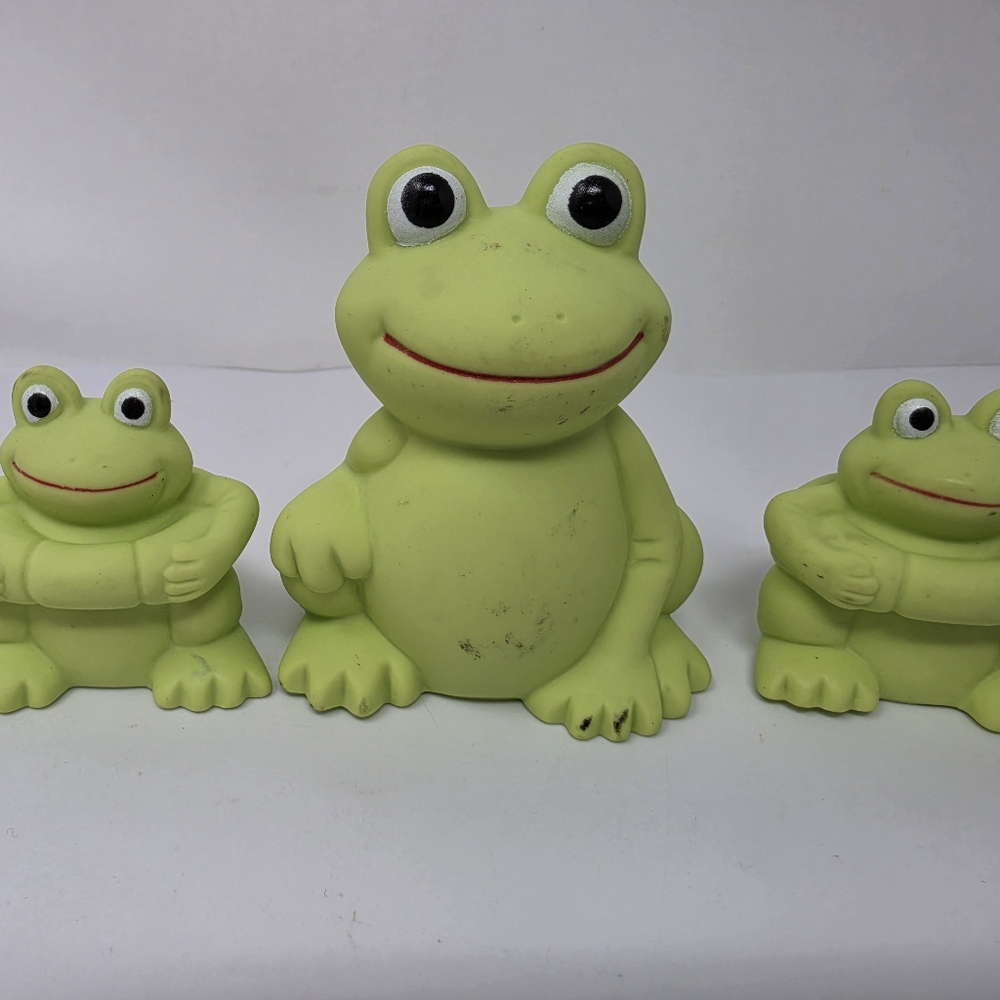 Vital Baby Rubber Frog Green Toys Lot of 3